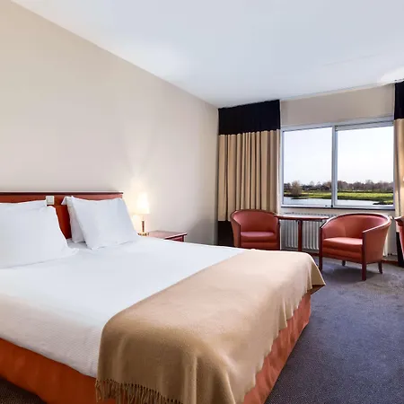 Nh Rijnhotel ホテル アーネム