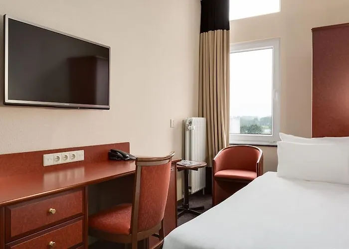 Nh Rijnhotel מלון 4*