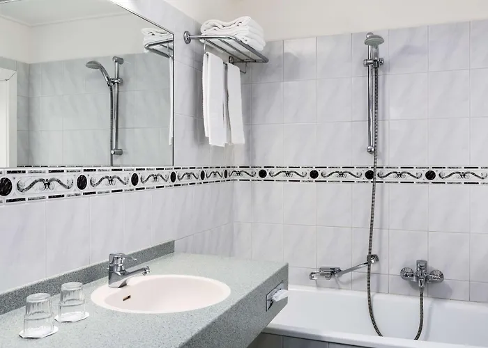 Nh Rijnhotel ארנהיים