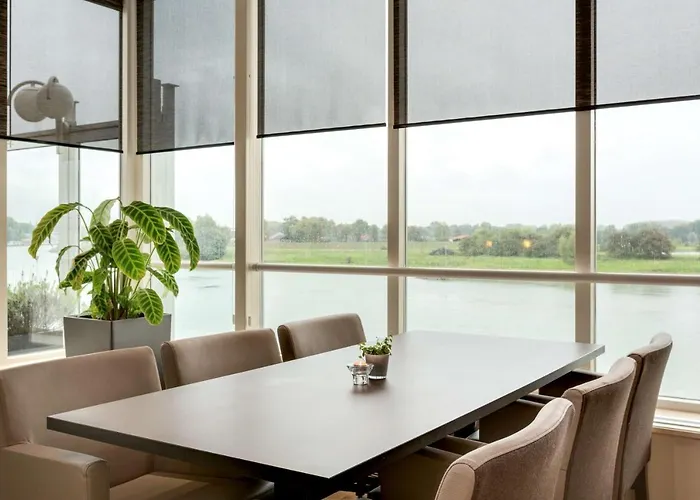 Nh Rijnhotel מלון 4*