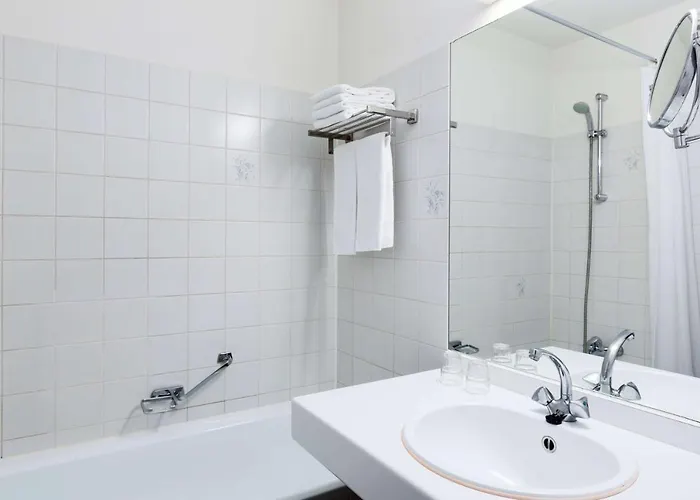 Nh Rijnhotel מלון