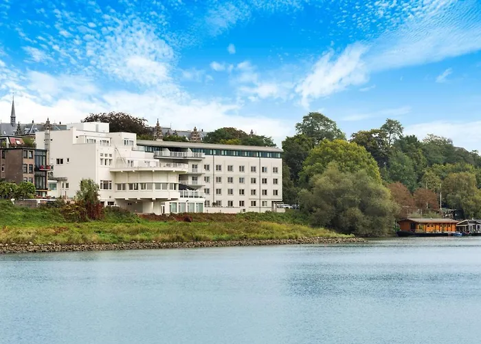 Nh Rijnhotel ארנהיים