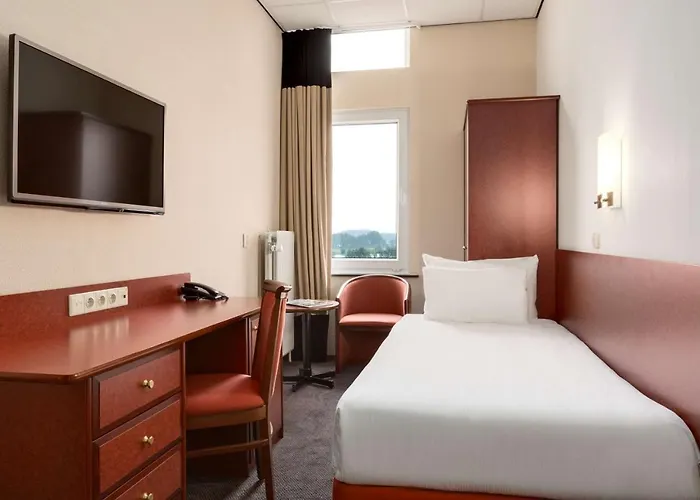 מלון Nh Rijnhotel ארנהיים