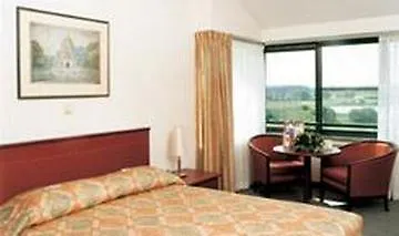 Nh Rijnhotel מלון 4*