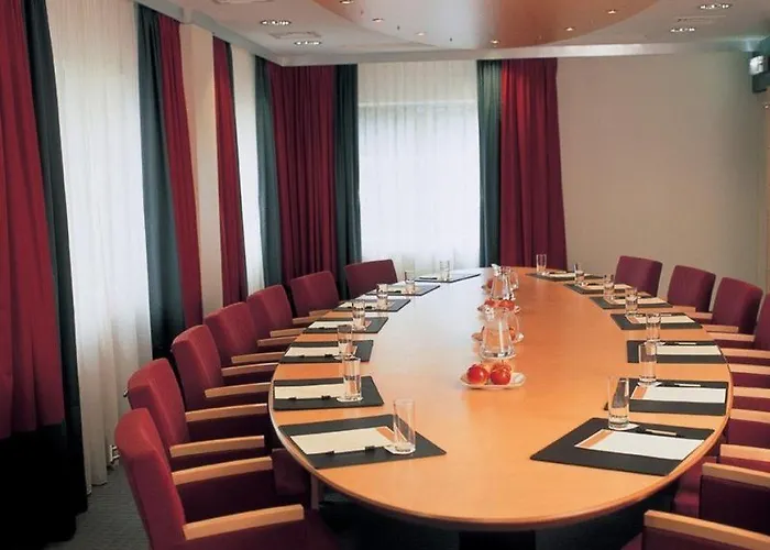 מלון Nh Rijnhotel 4*